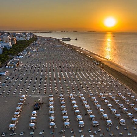 Villaggio Laura Lignano Sabbiadoro Eksteriør bilde