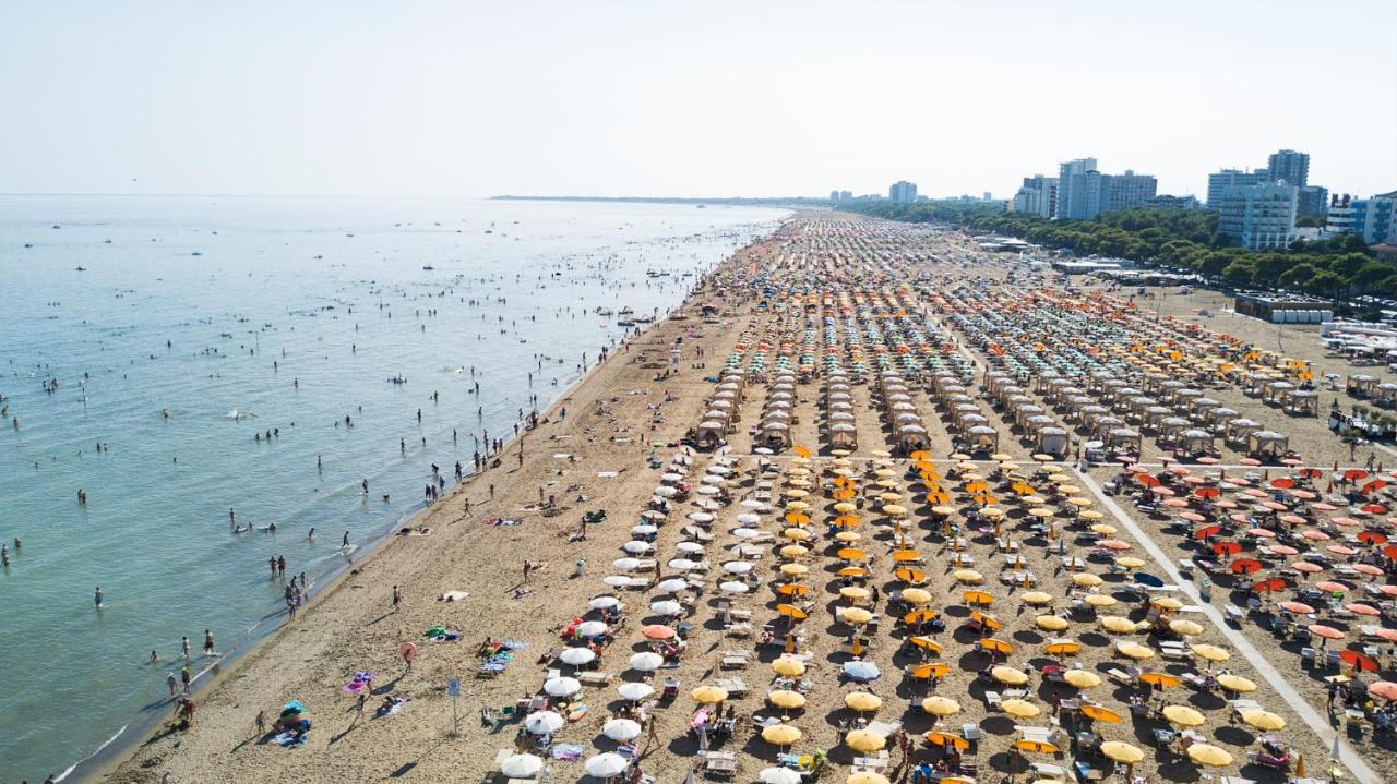 Villaggio Laura Lignano Sabbiadoro Eksteriør bilde